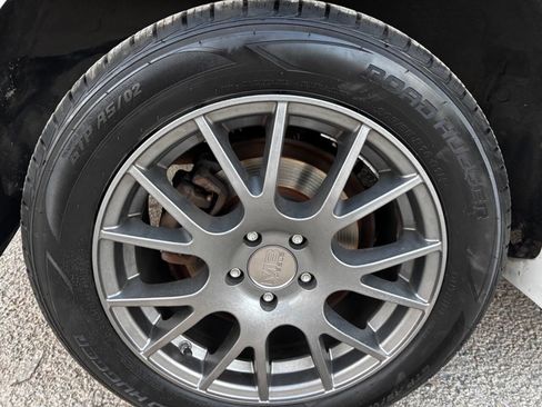 Used 2010 Toyota Matrix image 33