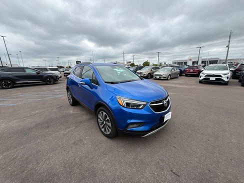 Used 2018 Buick Encore Essence AWD/4WD image 3
