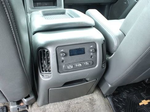 Used 2003 Chevrolet Avalanche 4x4 w/ Suspension Package, Off-Road image 30
