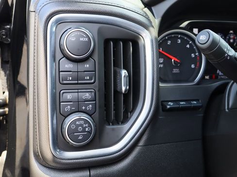 Used 2020 Chevrolet Silverado 1500 High Country w/ Technology Package image 12