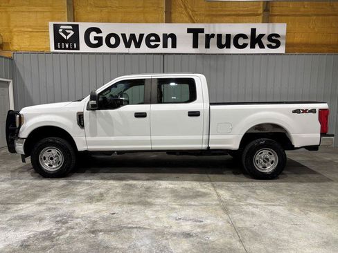 Used 2017 Ford F250 XL w/ Power Equipment Group AWD/4WD image 2