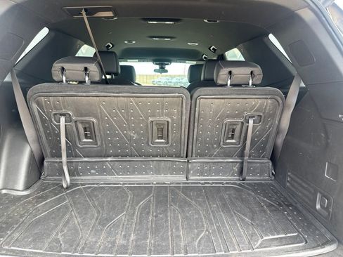 Used 2023 Chevrolet Traverse LT w/ LPO, Floor Liner Package AWD/4WD image 31