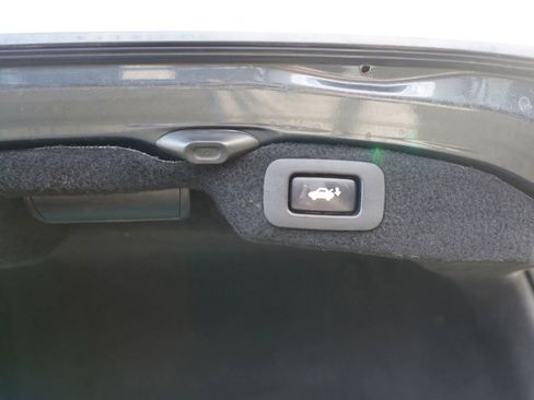 Used 2011 Lexus LS 460 RWD image 25