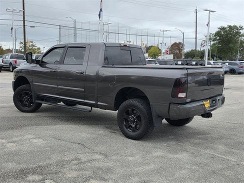 Used 2018 RAM 3500 Big Horn image 4