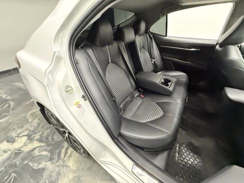 Used 2019 Toyota Camry SE image 24