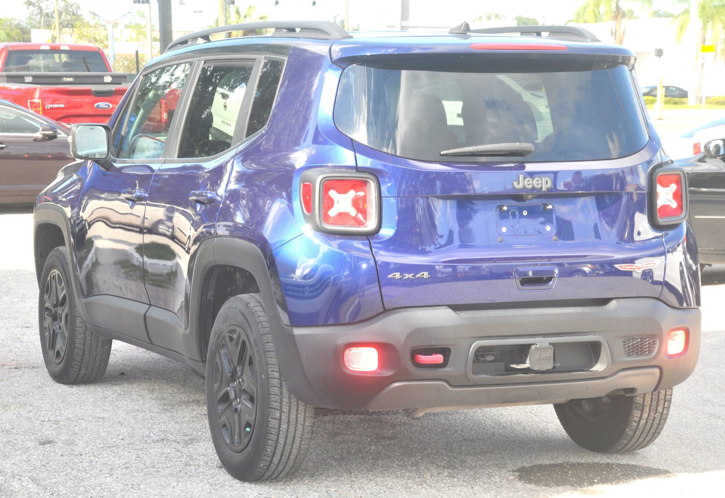 Used 2018 Jeep Renegade Trailhawk w/ Popular Equipment Group AWD/4WD image 15