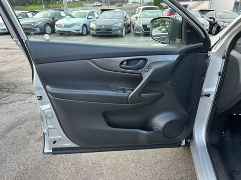 Used 2018 Nissan Rogue Sport S FWD image 18