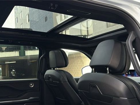 New 2026 Lincoln Navigator L Reserve w/ Jet Appearance Package image 5