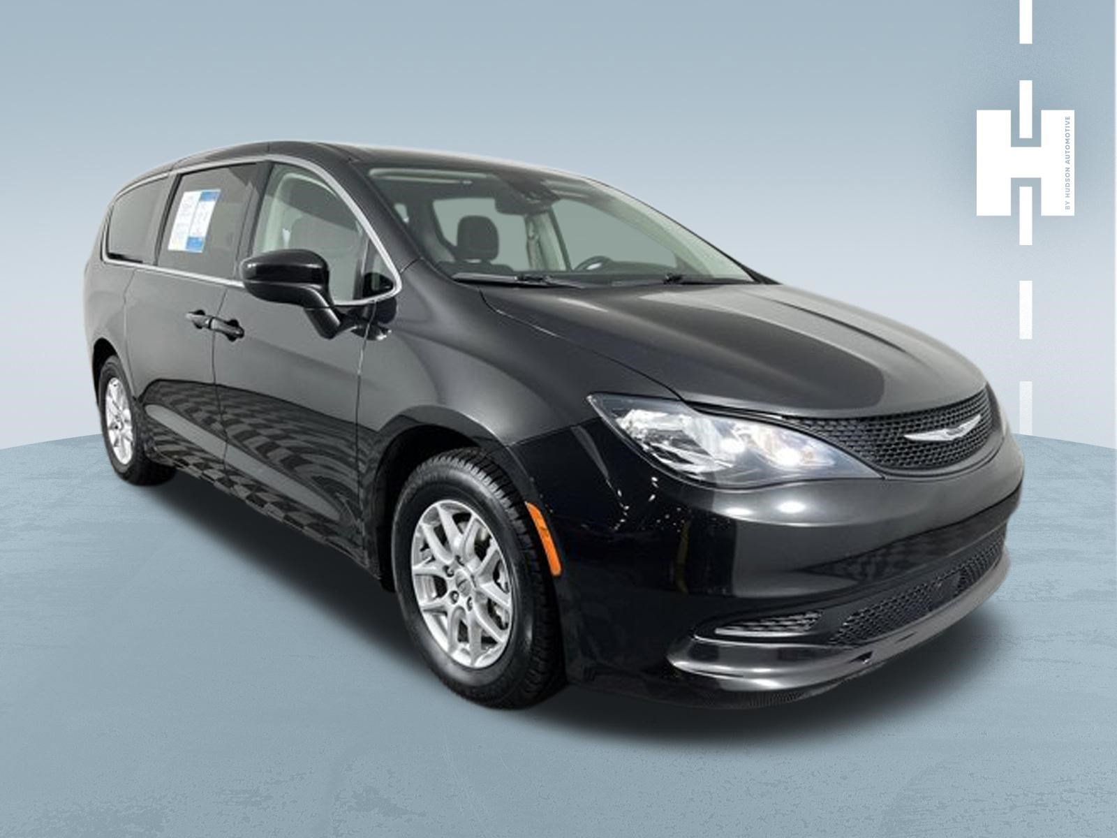 Used 2023 Chrysler Voyager LX FWD image 1