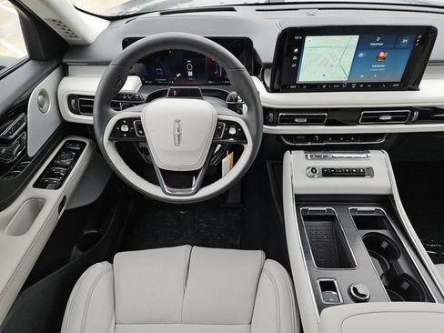 New 2026 Lincoln Aviator Reserve image 4