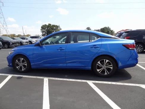 Used 2022 Nissan Sentra SV image 2