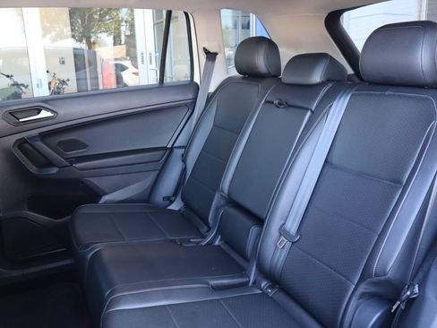 Used 2019 Volkswagen Tiguan SEL AWD/4WD image 3