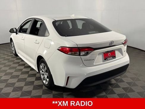 Used 2025 Toyota Corolla LE image 6