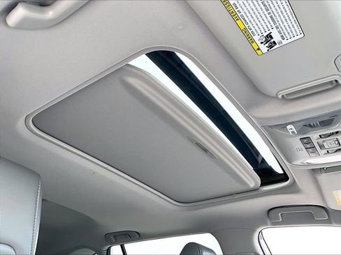 Used 2019 Toyota RAV4 Limited w/ Carpet Mat Package AWD/4WD image 22