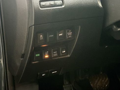 Used 2015 Nissan Rogue SV w/ SV Premium Package image 11