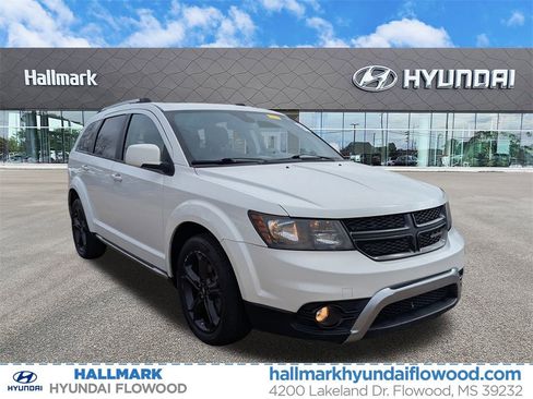 Used 2020 Dodge Journey Crossroad image 1