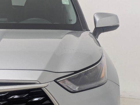 Used 2022 Toyota Highlander L image 11