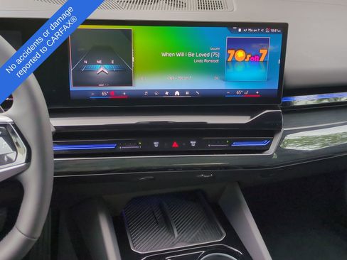 Used 2025 BMW 530i xDrive w/ Premium Package image 31