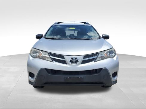 Used 2015 Toyota RAV4 LE FWD image 2