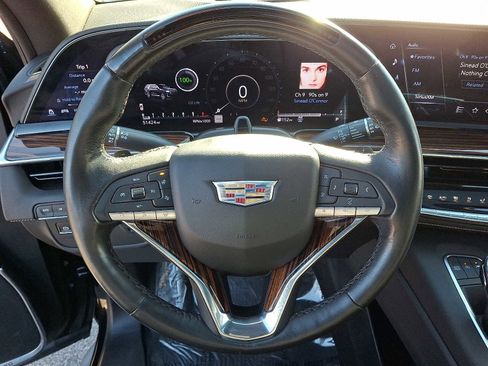 Used 2023 Cadillac Escalade Premium Luxury image 22