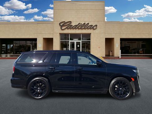 Certified 2024 Cadillac Escalade Sport Platinum image 2