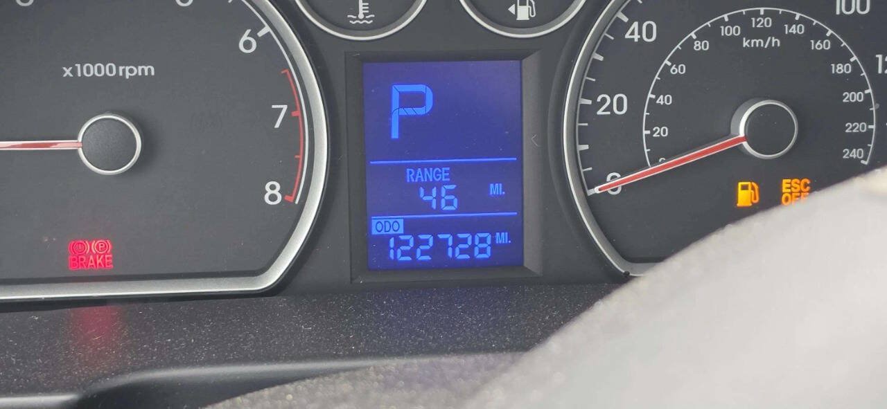 Used 2011 Hyundai Elantra FWD image 10