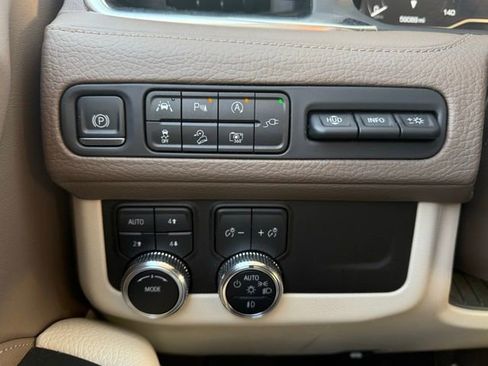 Used 2022 GMC Yukon Denali image 23