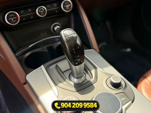 Used 2018 Alfa Romeo Stelvio Sport w/ Quick Order Package 22J Sport AWD/4WD image 17