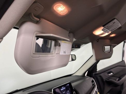 Used 2026 Nissan Rogue SV FWD image 31
