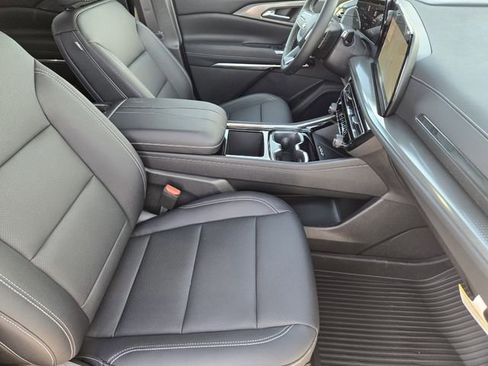 New 2026 Chevrolet Traverse LT w/ Driver Confidence Package image 10