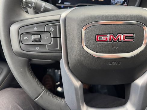 Used 2023 GMC Yukon XL SLT image 29