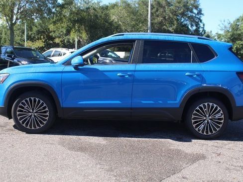 New 2025 Volkswagen Taos SE image 4