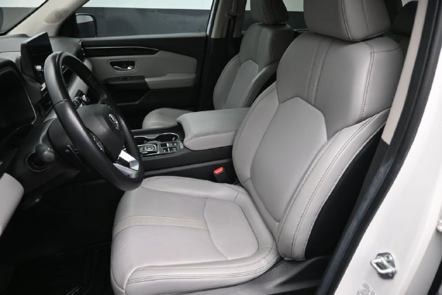 Used 2025 Honda Pilot EX-L image 33