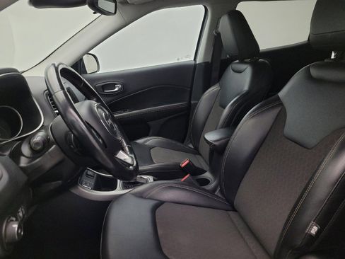 Used 2019 Jeep Compass Latitude FWD image 17