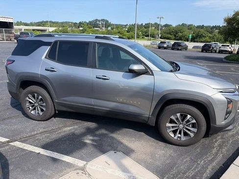 Used 2025 Chevrolet Equinox LT w/ Convenience Package II AWD/4WD image 5
