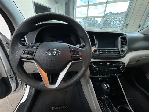 Used 2018 Hyundai Tucson SEL image 14