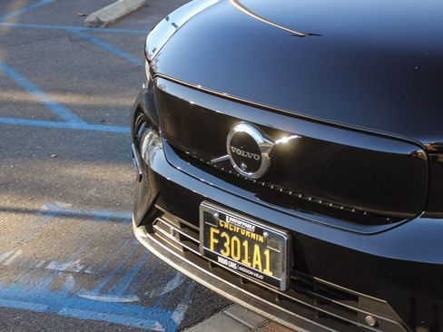 Used 2023 Volvo C40 P8 Recharge Plus w/ Protection Package Premier image 13