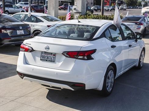 Used 2020 Nissan Versa S FWD image 5