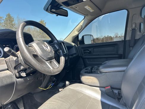 Used 2016 RAM 2500 Tradesman w/ Chrome Appearance Group AWD/4WD image 11