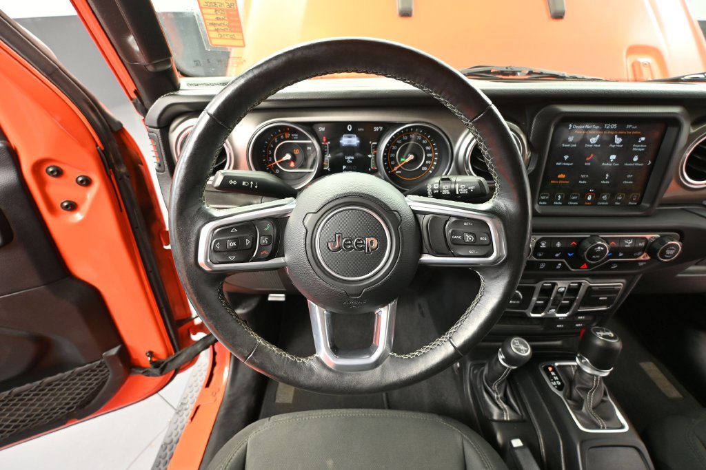 Used 2018 Jeep Wrangler Unlimited Sahara w/ Dual Top Group AWD/4WD image 19