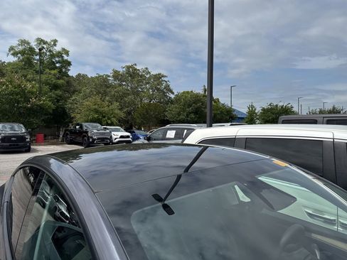 Used 2023 Tesla Model Y Performance AWD/4WD image 4