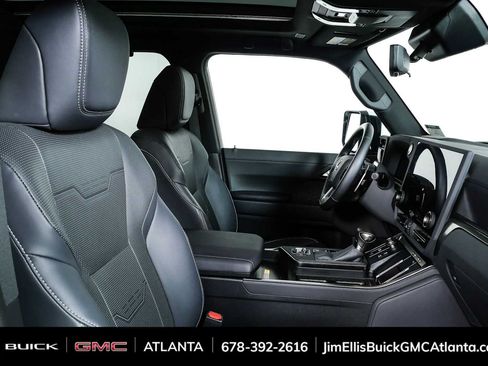 Used 2025 Lexus GX 550 w/ Accessory Package (2T) AWD/4WD image 23