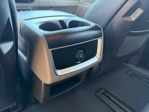 Used 2025 Kia Carnival FWD image 26