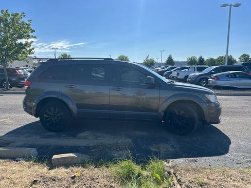 Used 2020 Dodge Journey SE FWD image 12