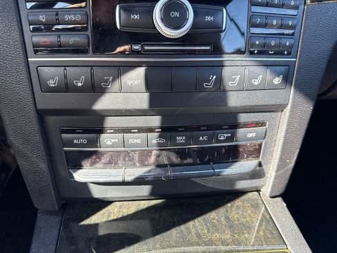 Used 2011 Mercedes-Benz E 550 Cabriolet image 67