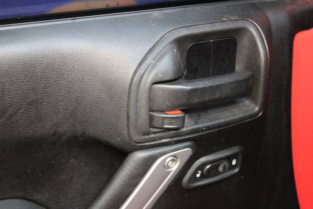 Used 2013 Jeep Wrangler Unlimited Sahara w/ Dual Top Group AWD/4WD image 13