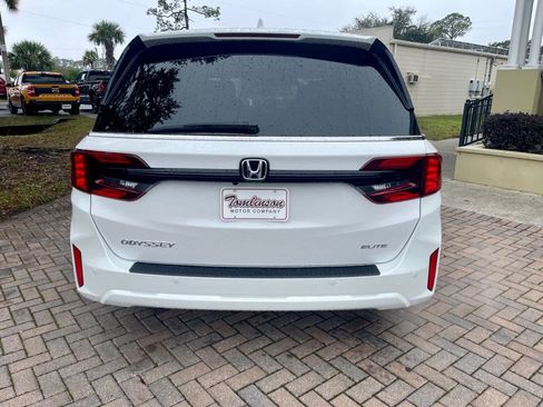 Used 2025 Honda Odyssey Elite image 4