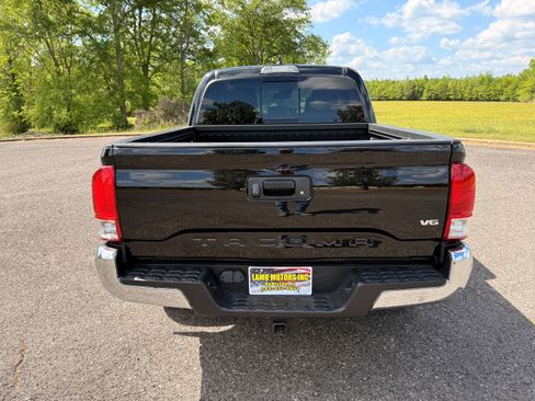 Used 2022 Toyota Tacoma SR5 RWD image 5