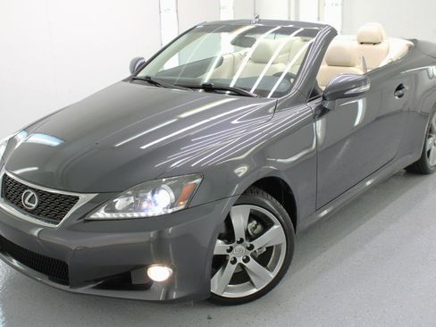 Used 2011 Lexus IS 250C image 2