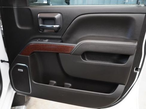Used 2018 GMC Sierra 2500 SLT w/ Duramax Plus Package AWD/4WD image 45